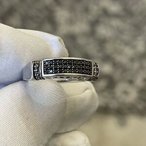 Sterling Silver Diamond Band Ring Black Diamond Accents Women’s Size 7.5